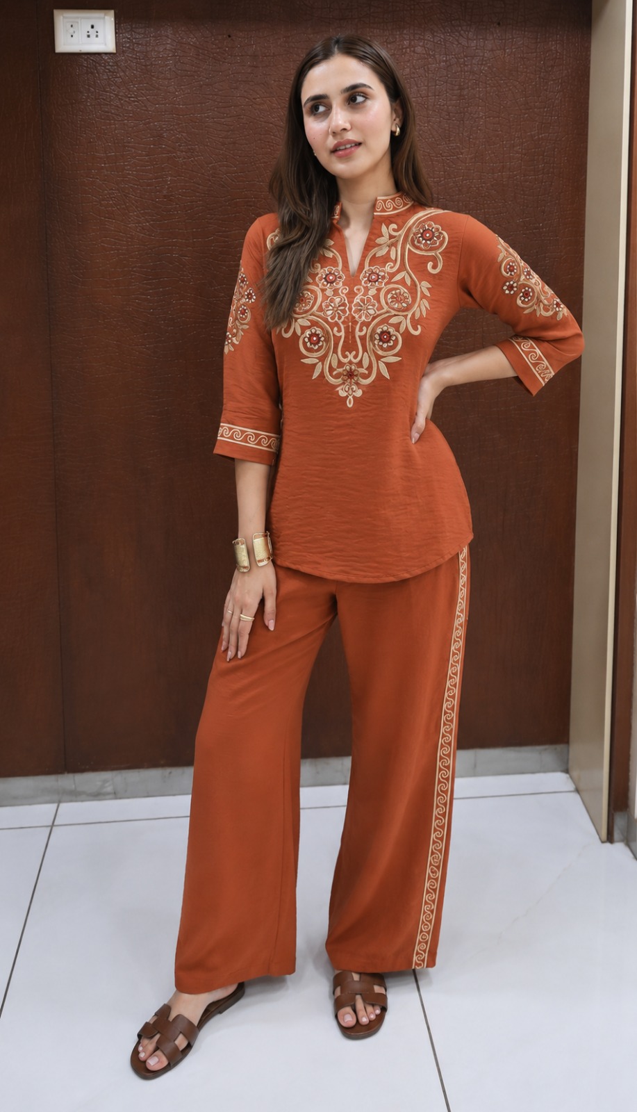 Tranding embroidery cordset